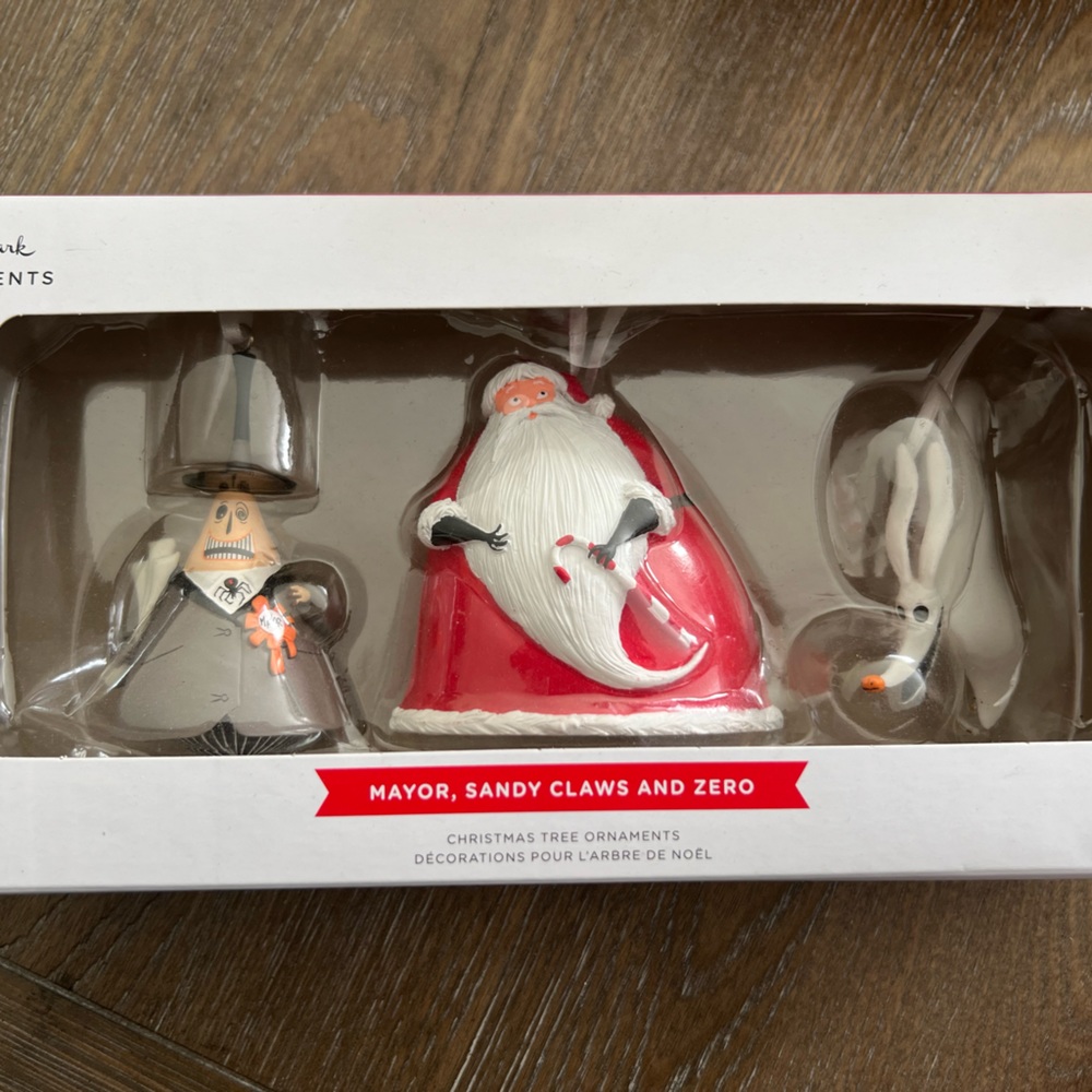 Mayor, Sandy Claws and Zero Ornaments